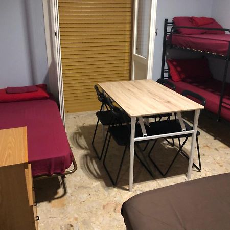 Euro House Hostel Модена Екстериор снимка