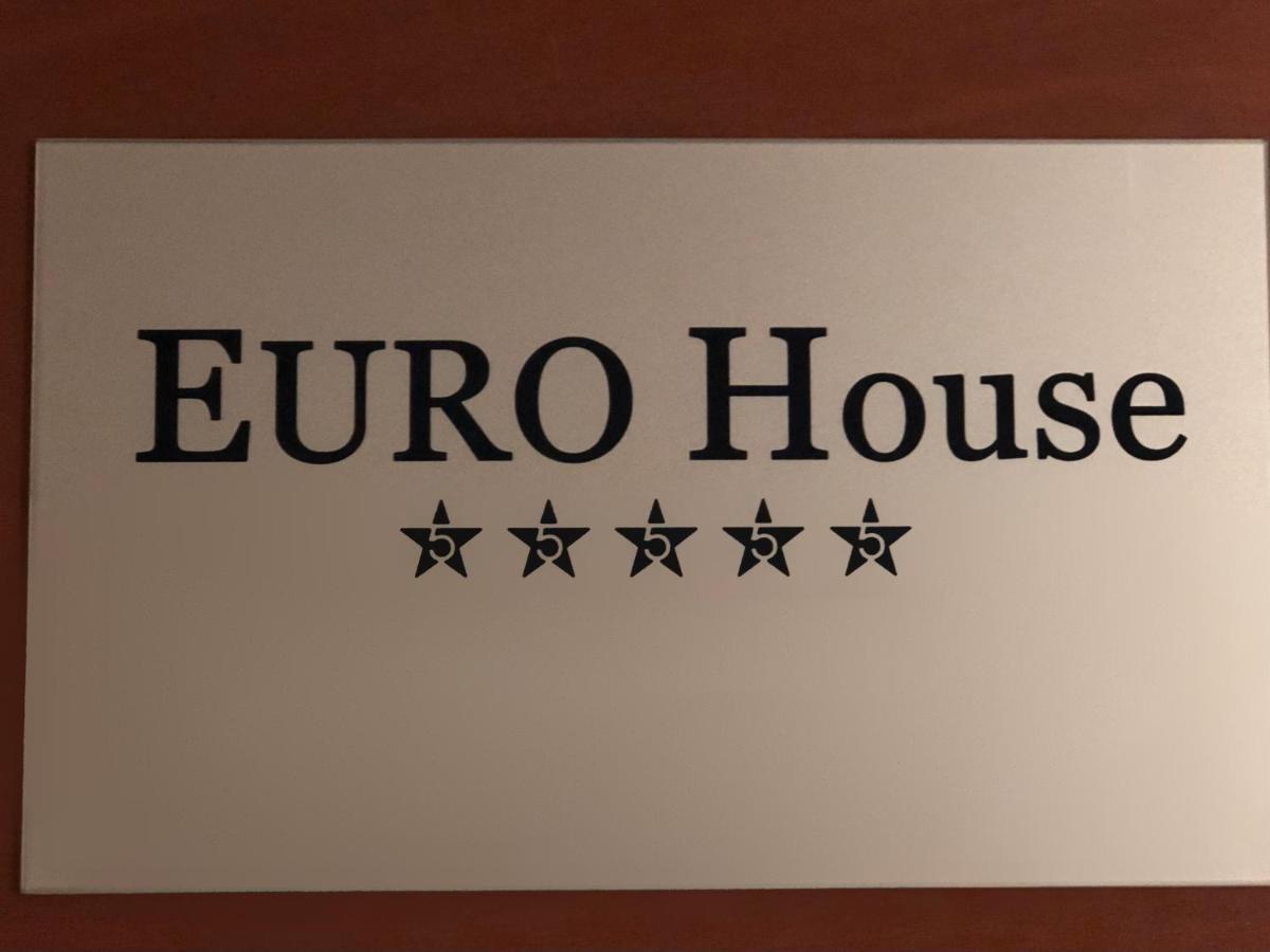 Euro House Hostel Модена Екстериор снимка