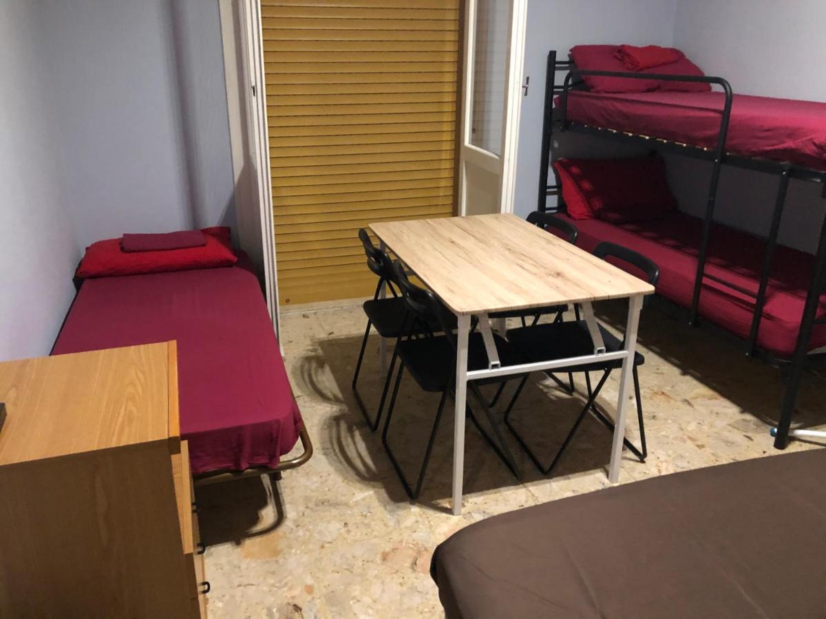 Euro House Hostel Модена Екстериор снимка